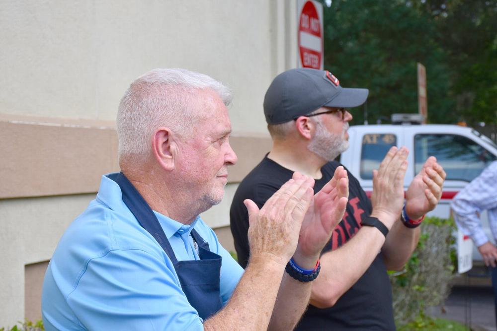 Member Bob Morgan welcoming the Riders