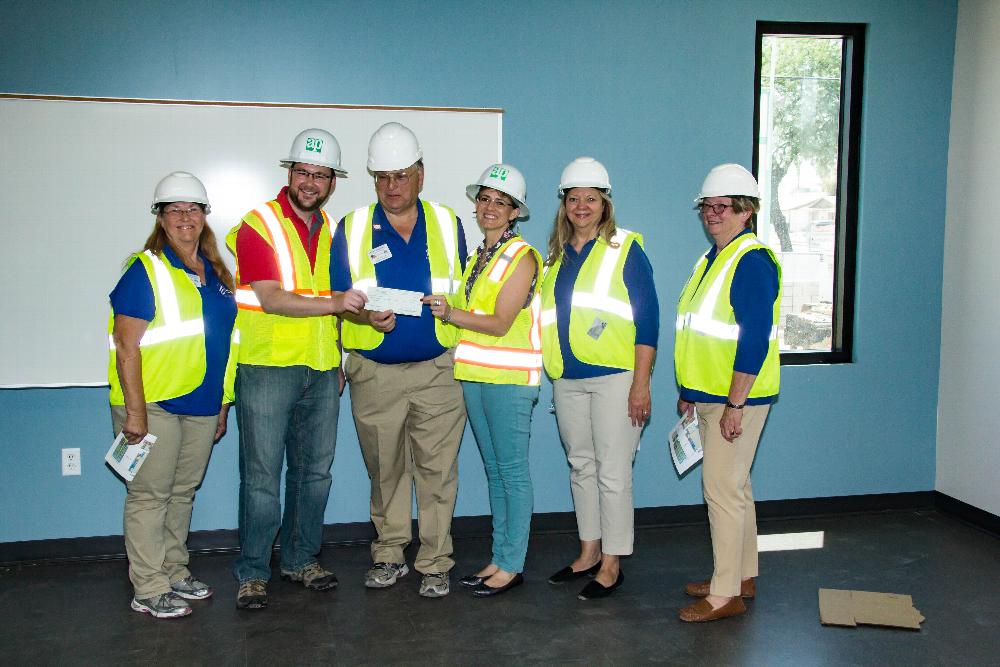 Presenting the Gratitude Grant check for $2,500 to the new school to help stock their Library.
From Left Diane Bodwell Leading Knight, Paul Weinhold Headmaster of North Phoenix Prep, Larry Bodwell Exalted Ruler, Joy Hanks Headmaster of Archway Academy, Brenda Kayal Treasure, Carolyn Zimny Secretary.