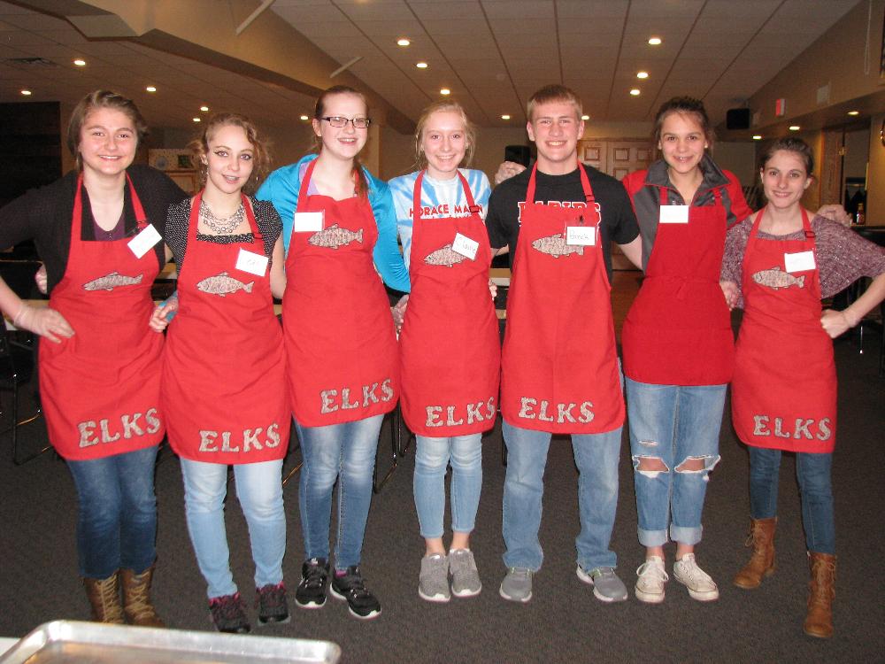 Lenten Fish Fry High School Volunteers