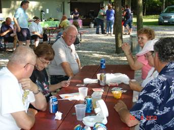 FAMILY PICNIC AT THE FARM 08/28/10