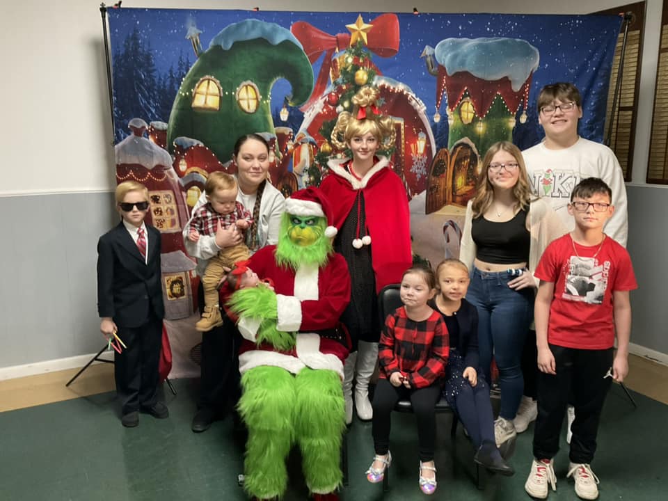 BREAKFAST WITH SANTA "AND THE WHOVILLE CROWD"! 2023