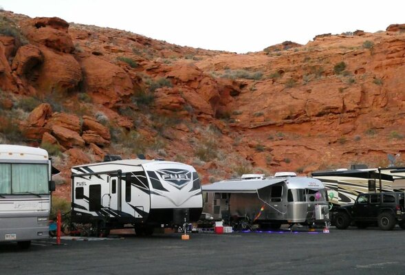 RV Hook ups & Beautiful Red Rocks