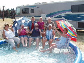 PSP BILL PATRICK WITH ELKS GIRLS IN THE WADING POOL!  St. Helens Hayride 2008