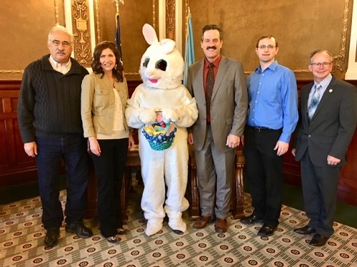 Governor Kristi Noem and Lt. Governor Larry Rhoden joined the Easter Bunny for a photo at the Capitol on April 16, 2019.  Also shown are Steve Wegman, Ryan Brunner and Marc Ulmen of the Pierre Elks Lodge. 