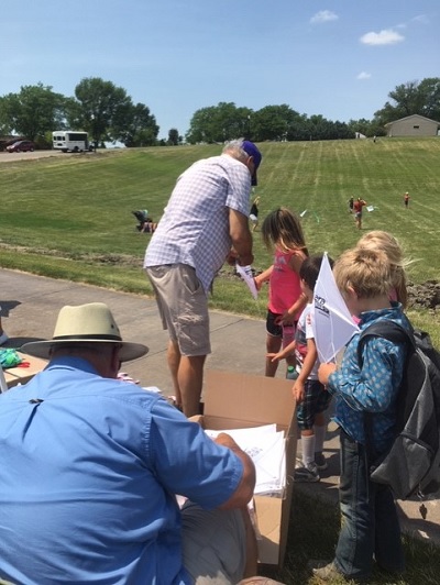 Over 300 youngsters attended the 2020 Kite Day, as sunny skies and good southeast winds greeted them.  Elks members who were on hand assisted the kids with prepping their new kites for flight on the hills and flat areas of Hilger's Gulch.