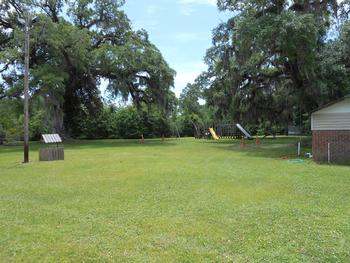 Kids play area and the Horse Shoe pits