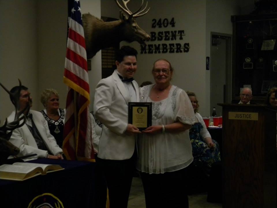 Linda Cox receives from 2013-2014 ER Chris Pool an award for Outstanding Auxiliary Member of the Year which was given out for the first time! Congratulations Linda!