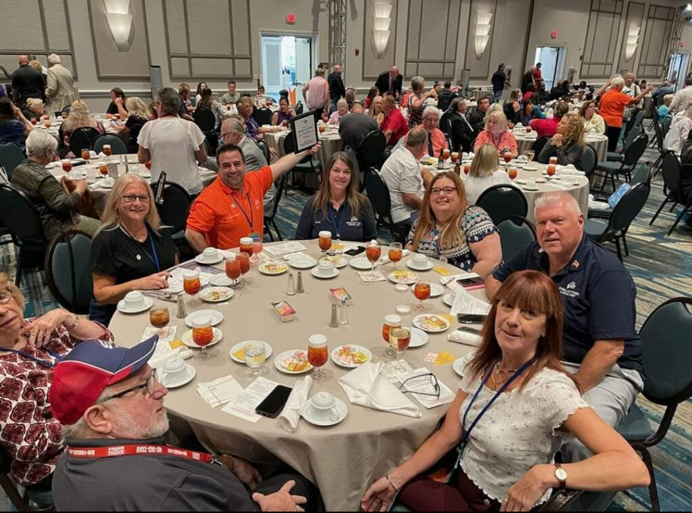 PER Kim Sullivan, ER Doug Satran, Secretary Gloria, Leading Knight Michelle Pignotti, BOD Chair and Trustee Bob Gunning, and Trustee Susie Burns.
We're all so proud of Oakland Park #2407!!!