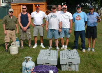 The 2007 members' field day team gets ready to cook lobsters and clams.