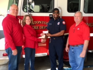 Memory Lane Charity donates to Eatonton FD for toys for kids Christmas 2017